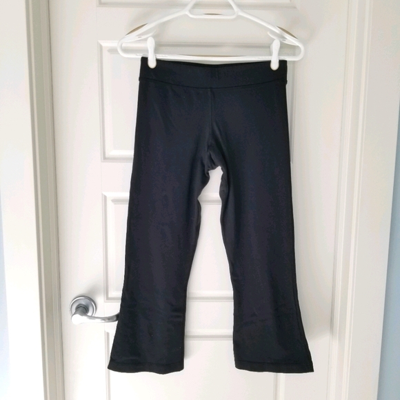 lululemon athletica Pants - Lululemon cropped yoga pants